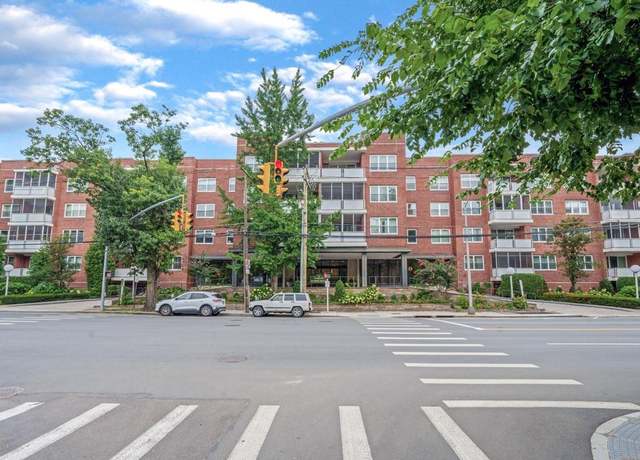 Property at 1 Kensington #107, Great Neck, NY 11021, 2 beds, 1.5 baths