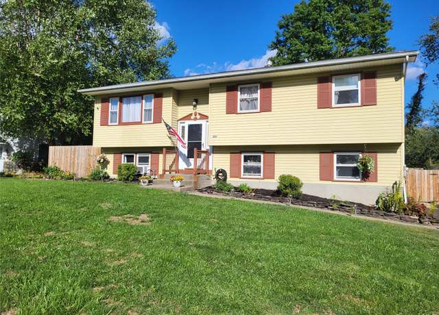 Property at 205 Oriole Dr, Montgomery, NY 12549, 3 beds, 1.5 baths