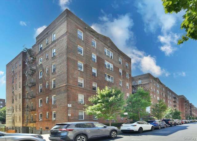Property at 6574 Saunders St Unit 3H, Rego Park, NY 11374, 1 bath