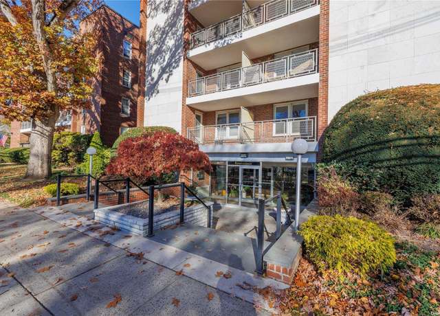 Property at 110 Brooklyn Ave Unit 2H, Freeport, NY 11520, 1 bed, 1 bath