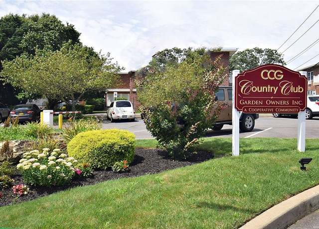 Property at 210 Farber Dr #210, West Babylon, NY 11704, 1 bed, 1 bath