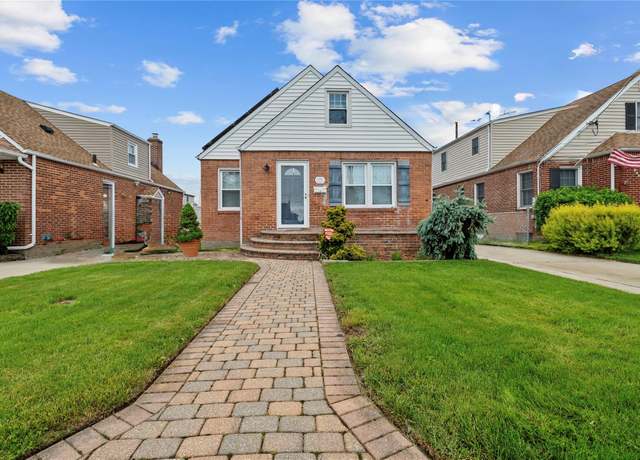 Property at 678 Margaret St, Franklin Square, NY 11010, 4 beds, 2 baths