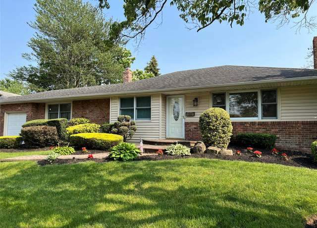 Property at 22 Wadsworth Ave, Levittown, NY 11756, 3 beds, 2 baths