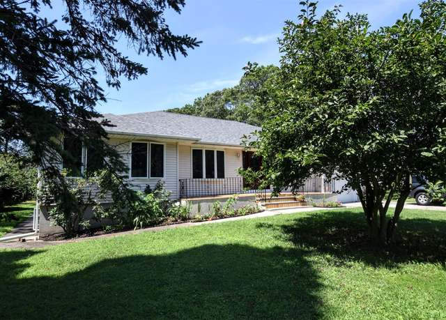 Property at 433 Revilo Ave, Shirley, NY 11967, 3 beds, 2 baths