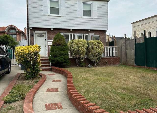 Property at 75-75 180th St, Fresh Meadows, NY 11366, 4 beds, 2.5 baths