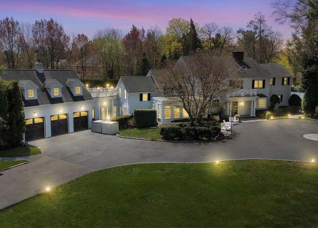 Property at 35 Hoaglands Ln, Old Brookville, NY 11545, 6 beds, 6.5 baths