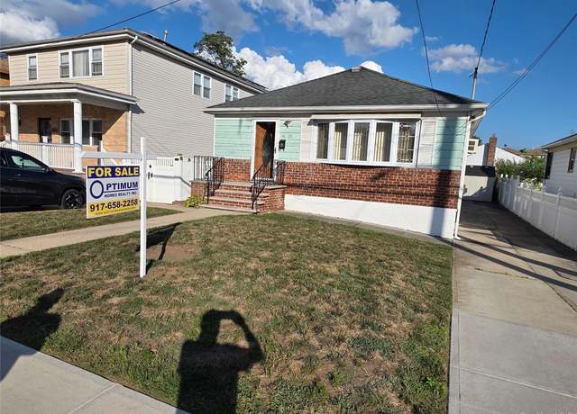 Property at 14625 229th St, Rosedale, NY 11413, 3 beds, 2.5 baths