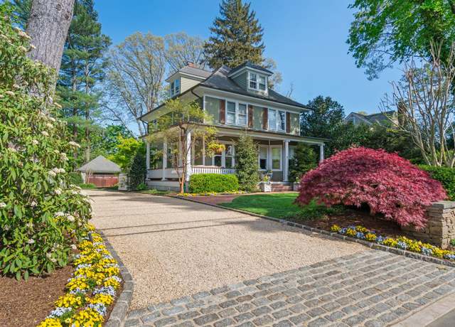 Property at 134 Ivy St, Oyster Bay, NY 11771, 4 beds, 2.5 baths