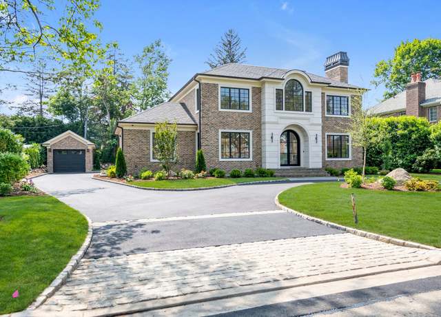 Property at 85 Dorchester Dr, Manhasset, NY 11030, 5 beds, 6.5 baths
