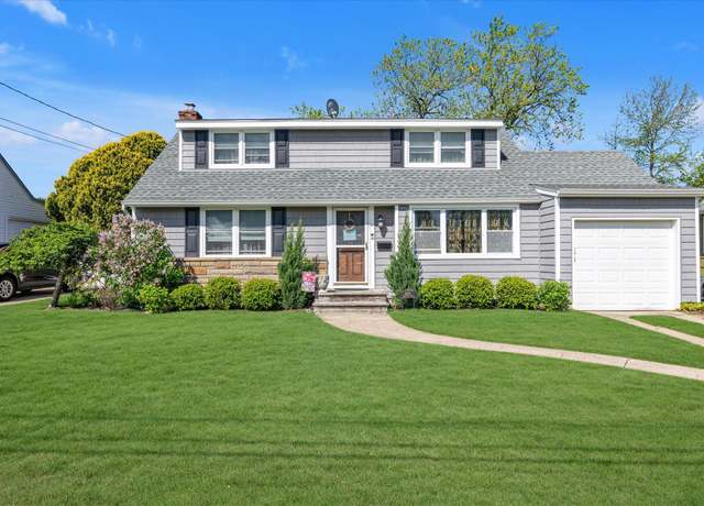 Property at 2608 Westlake Ave, Oceanside, NY 11572, 4 beds, 2 baths