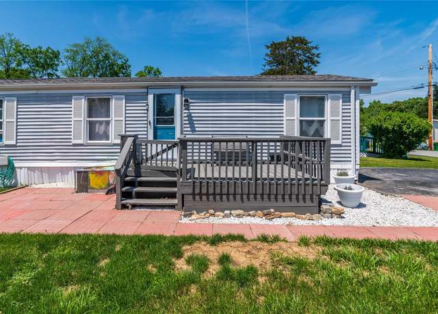 Property at 14 Hilltop Ln, Pleasant Valley, NY 12569, 2 beds, 2 baths