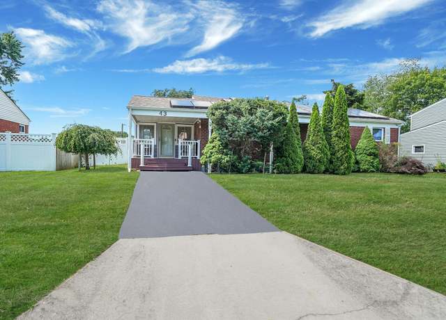 Property at 43 Bowdoin Rd, Centereach, NY 11720, 3 beds, 1 bath