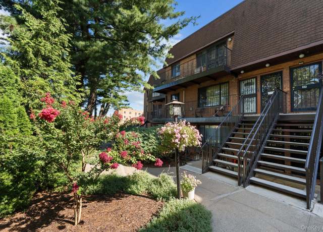 Property at 7447 Calamus Ave #48, Elmhurst, NY 11373, 3 beds, 1.5 baths