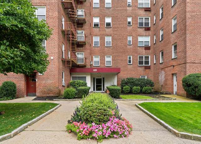 Property at 609 Palmer Rd Unit 3 F/G, Yonkers, NY 10701, 3 beds, 3 baths