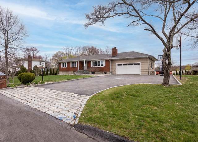 Property at 2820 Sarles Dr, Yorktown Heights, NY 10598, 6 beds, 3 baths