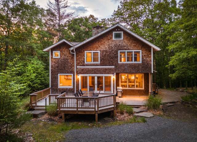 Property at 32 Northwoods Rd, Saugerties, NY 12477, 5 beds, 3.5 baths