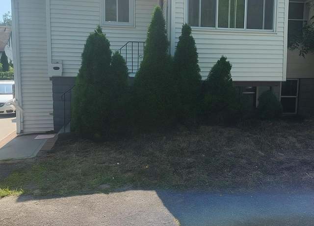 Property at 2 Maple Grove Ct, Baldwin, NY 11510, 2 beds, 1 bath