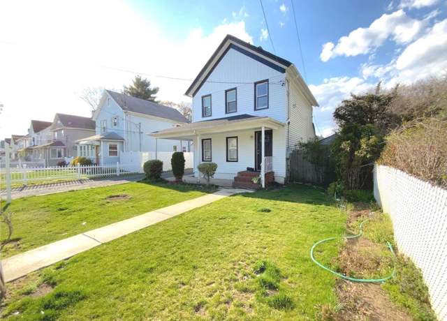 Property at 57 Thorne Ave, Hempstead, NY 11550, 5 beds, 2 baths