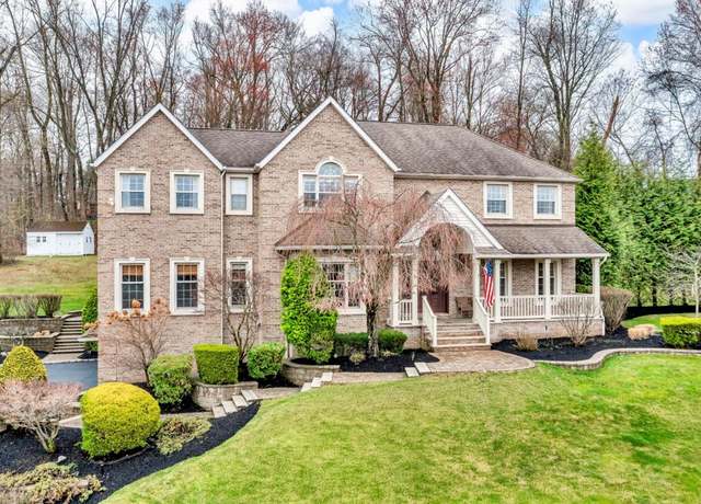 Property at 5 Pvt Lovett Ct, Blauvelt, NY 10913, 4 beds, 2.5 baths