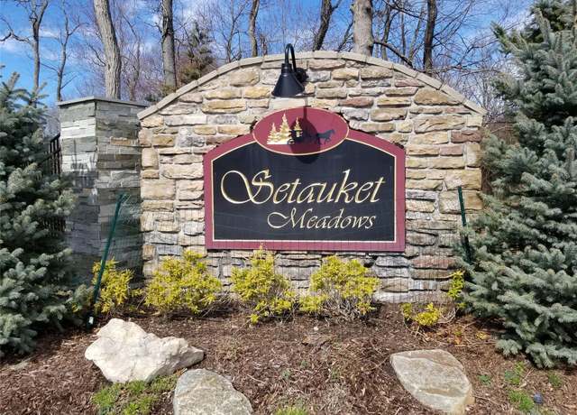 Property at 10 Emilys Way, East Setauket, NY 11733, 2 beds, 2.5 baths