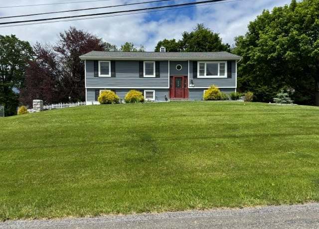 Property at 21 Overlook Dr, Newburgh, NY 12550, 4 beds, 2.5 baths