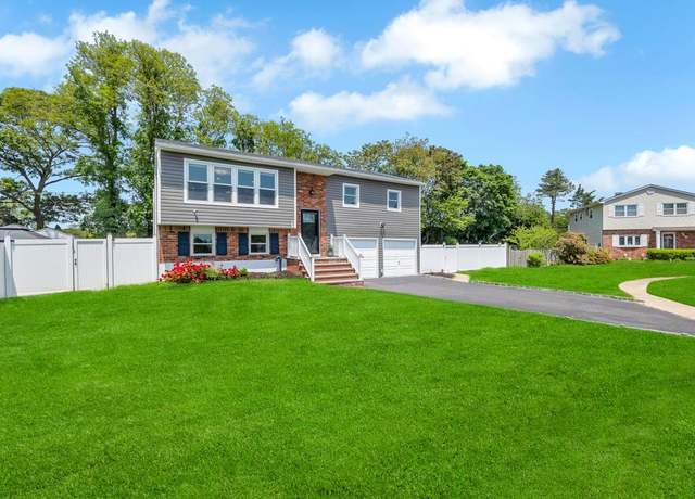 Property at 51 Avis Dr, Holbrook, NY 11741, 5 beds, 2 baths