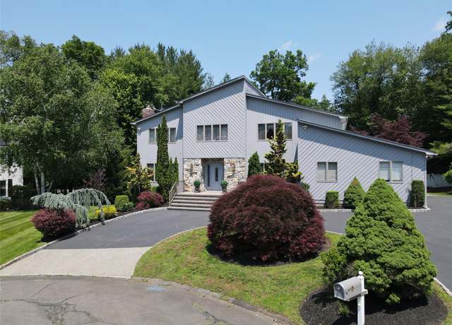 Property at 48 Snowdrop Dr, New City, NY 10956, 5 beds, 4 baths