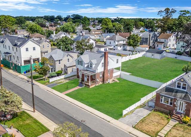 Property at 16 Felton Ave, Valley Stream, NY 11580, 3 beds, 2.5 baths