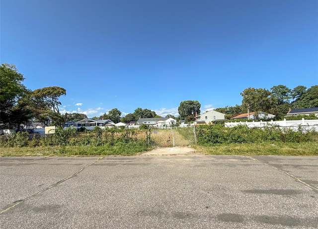 Property at 485 42nd St, North Lindenhurst, NY 11757