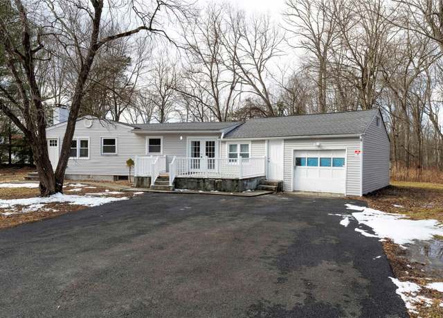 Property at 107 Oakridge Rd, Hopewell Junction, NY 12533, 3 beds, 3 baths