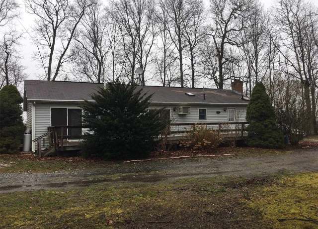 Property at 1553 Northville Tpke, Riverhead, NY 11901, 3 beds, 2 baths