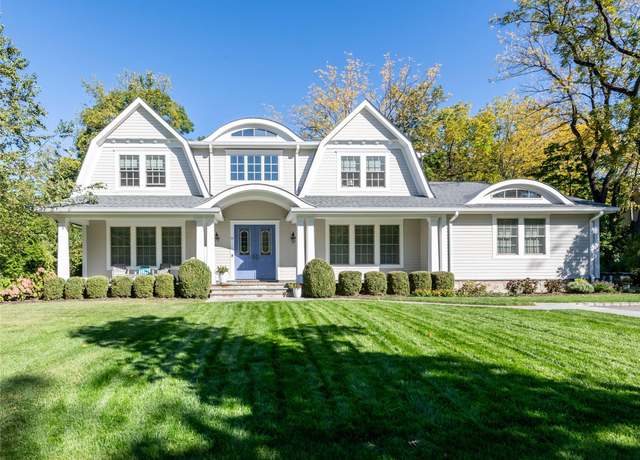 Property at 10 The Maples, Roslyn, NY 11576, 5 beds, 4.5 baths
