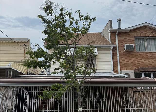 Property at 796 Lincoln Ave, Brooklyn, NY 11208, 4 beds, 2 baths