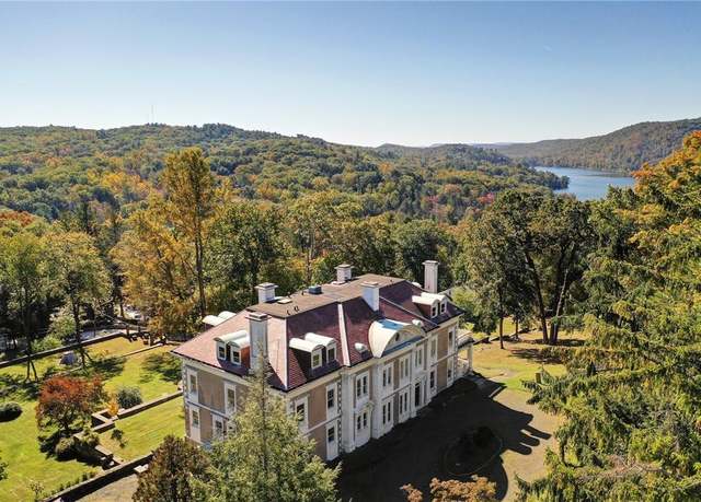 Property at 118 Tower Hill Rd W, Tuxedo Park, NY 10987, 9 beds, 8.5 baths