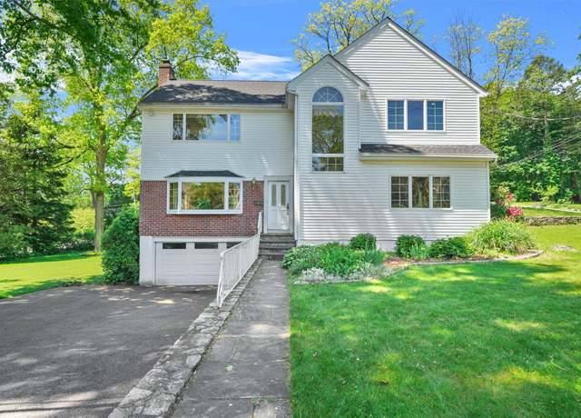 Property at 152 Locust Rd, Pleasantville, NY 10570, 3 beds, 2.5 baths
