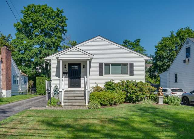 Property at 103 N Ridge St, Rye Brook, NY 10573, 3 beds, 1 bath