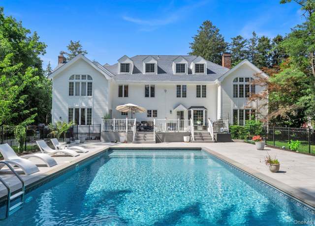 Property at 304 Syosset Woodbury Rd, Woodbury, NY 11797, 7 beds, 4.5 baths