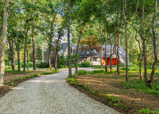 Property at 139 Greenleaf Ln, Sagaponack, NY 11962, 4 beds, 2.5 baths