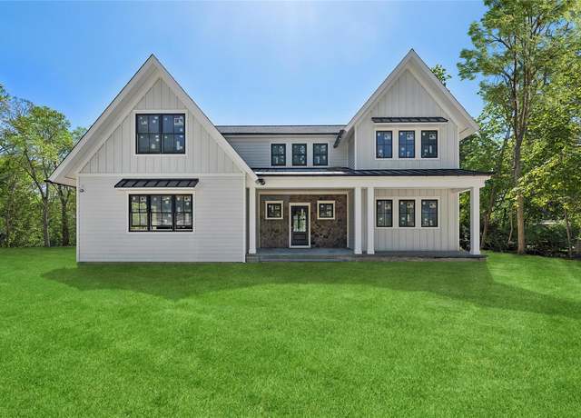 Property at 32 North Bay Ave, Eastport, NY 11941, 4 beds, 3.5 baths
