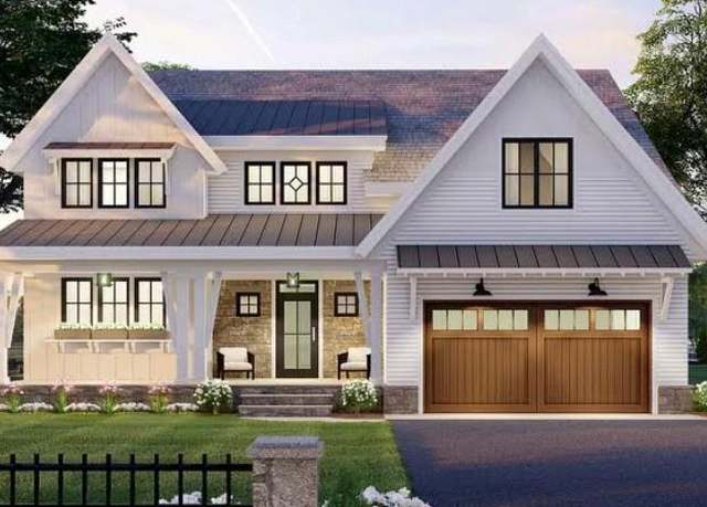 Property at 32 North Bay Ave, Eastport, NY 11941, 4 beds, 3.5 baths