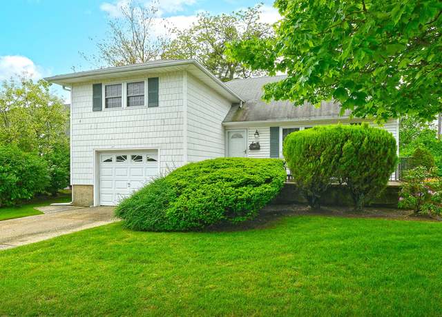 Property at 60 Elizabeth Dr, Bethpage, NY 11714, 3 beds, 1.5 baths