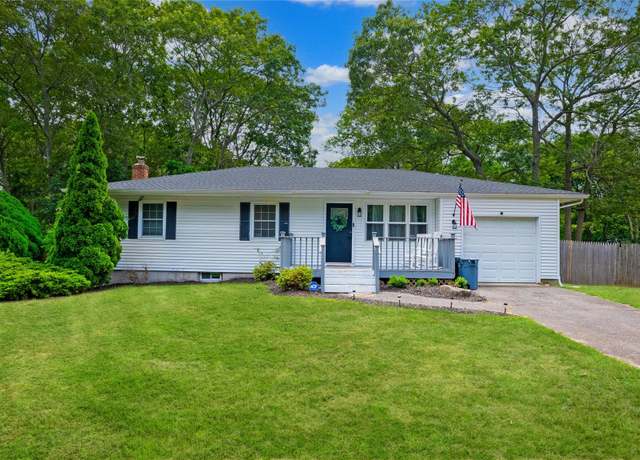 Property at 8 Stratler Dr, Shirley, NY 11967, 3 beds, 2 baths