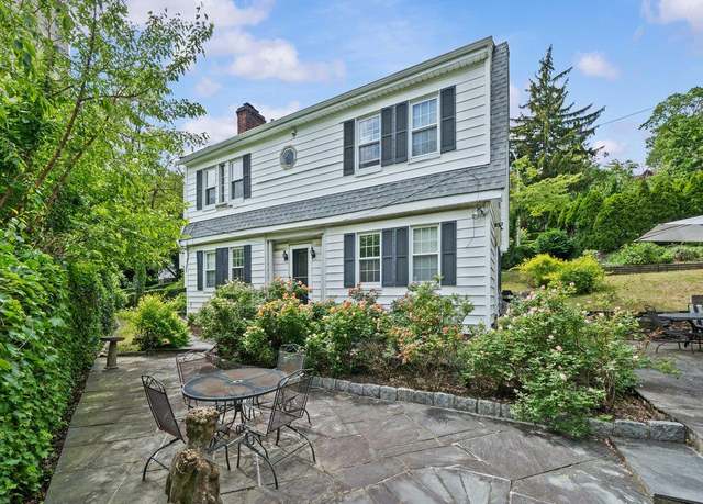Property at 2711 Edgehill Ave, Bronx, NY 10463, 4 beds, 2.5 baths