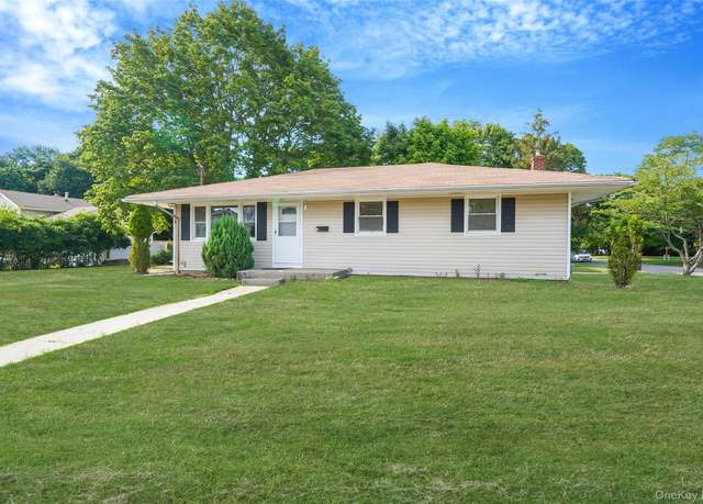 Property at 3 Radburn Ln, Port Jefferson Station, NY 11776, 3 beds, 2 baths