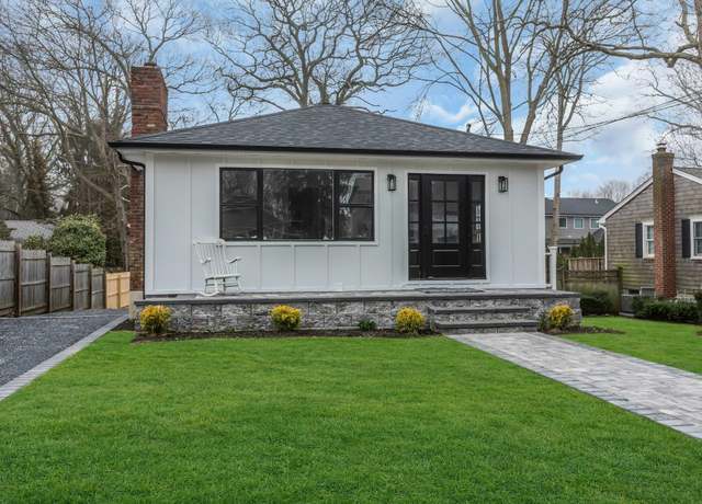 Property at 83 Kensington Ave, Bayport, NY 11705, 3 beds, 2 baths