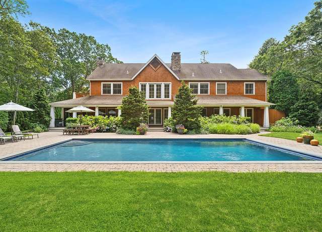 Property at 179 Bay Ave E, Hampton Bays, NY 11946, 6 beds, 4.5 baths