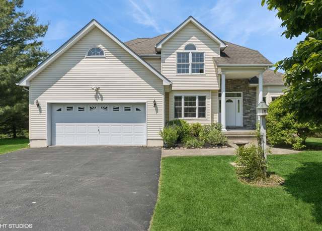 Property at 195 Old Castle Point Rd, Wappingers Falls, NY 12590, 4 beds, 2.5 baths