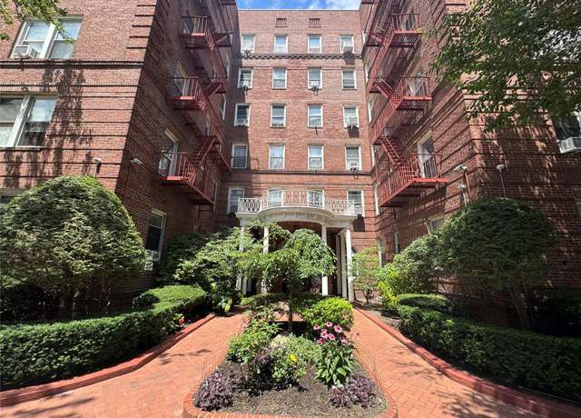Property at 111-39 76 Rd Unit D1, Forest Hills, NY 11375, 1 bed, 1 bath