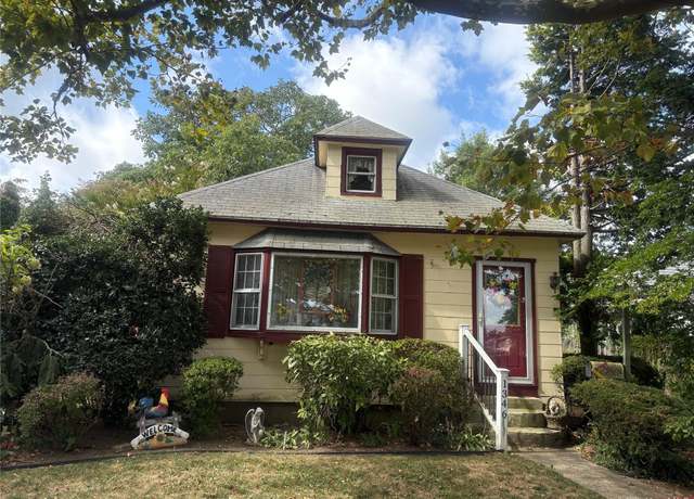 Property at 1346 Bellmore Ave, North Bellmore, NY 11710, 2 beds, 1 bath