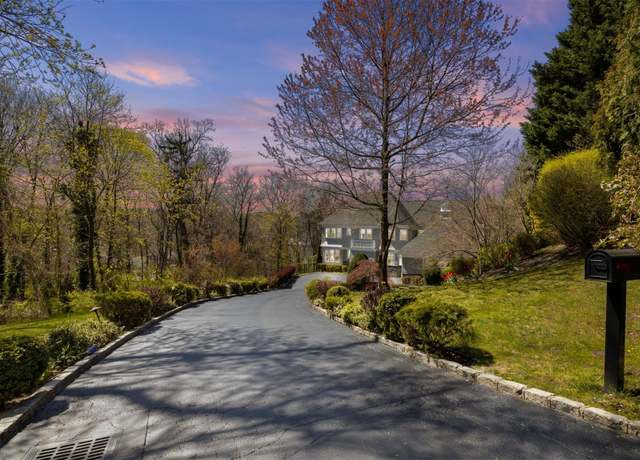 Property at 164 Colonial Pkwy, Manhasset, NY 11030, 4 beds, 4 baths